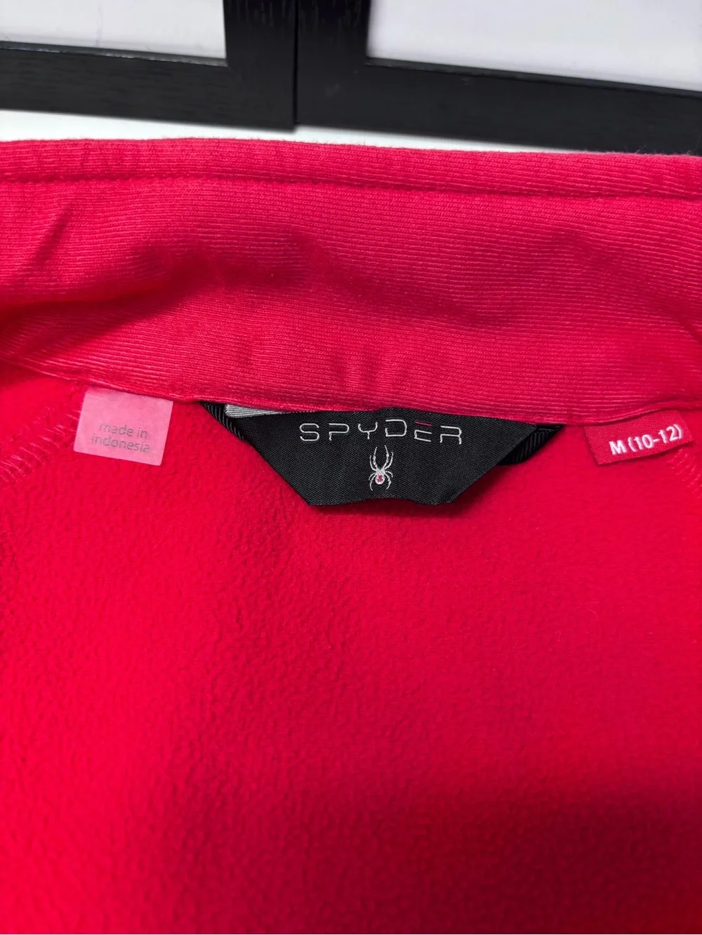 Spyder bold red